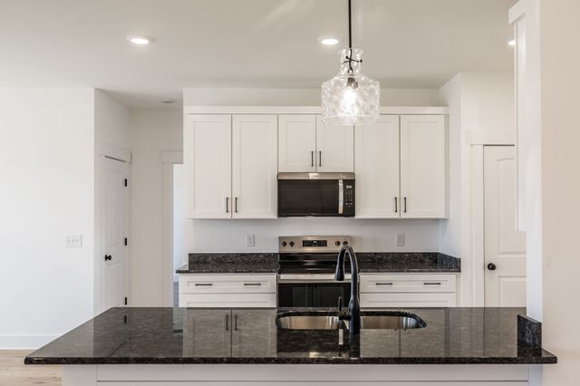 462 Halltown Rd, Portland, TN 37148