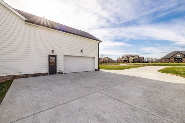 462 Halltown Rd, Portland, TN 37148