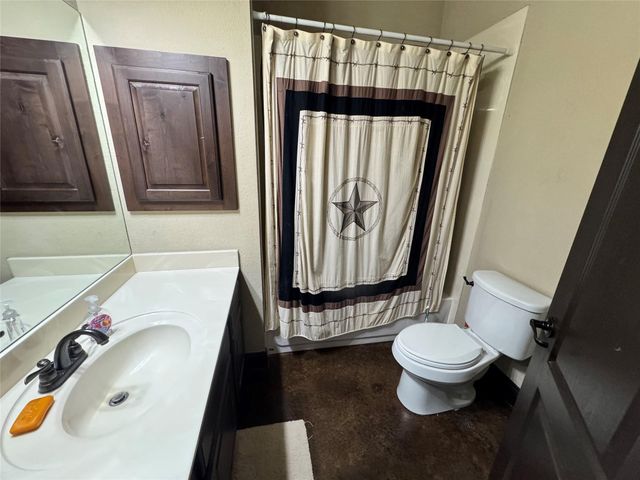 8228 Preserve Oaks Drive, Burleson, TX 76028