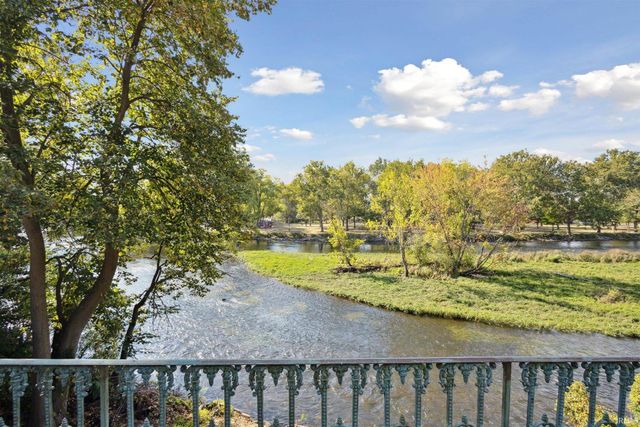 437 E Beardsley Avenue, Elkhart, IN 46514