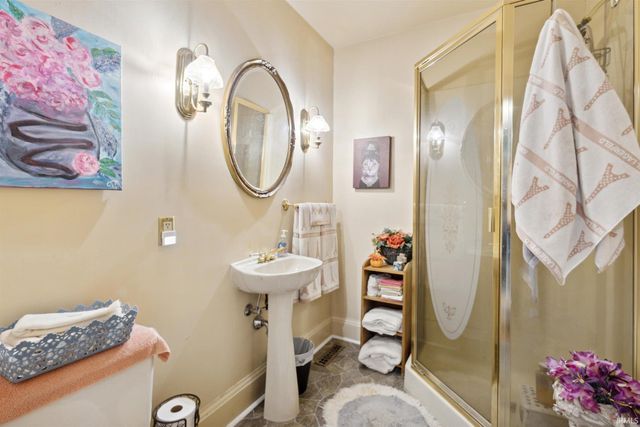 437 E Beardsley Avenue, Elkhart, IN 46514