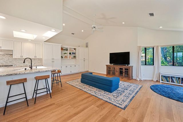 128 Canyon Rim Dr, Folsom, CA 95630