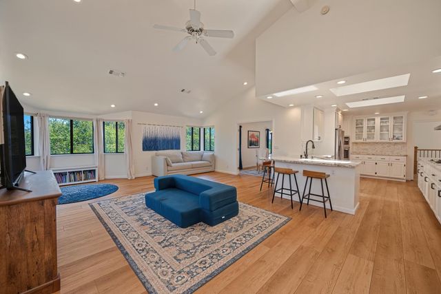 128 Canyon Rim Dr, Folsom, CA 95630