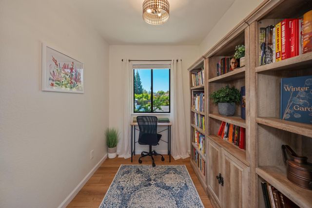 128 Canyon Rim Dr, Folsom, CA 95630