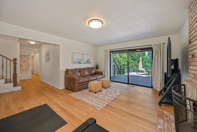 128 Canyon Rim Dr, Folsom, CA 95630