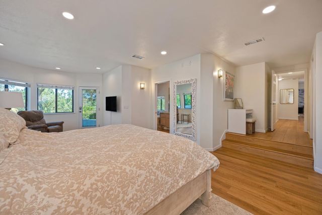 128 Canyon Rim Dr, Folsom, CA 95630