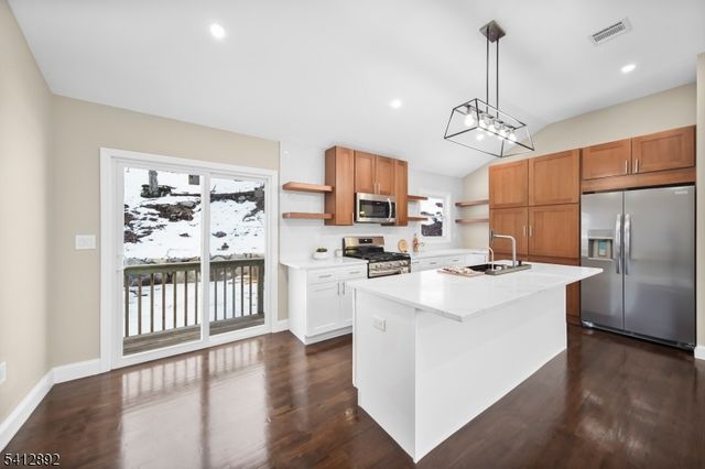 550 Ramapo Valley Rd, Oakland Boro, NJ 07436