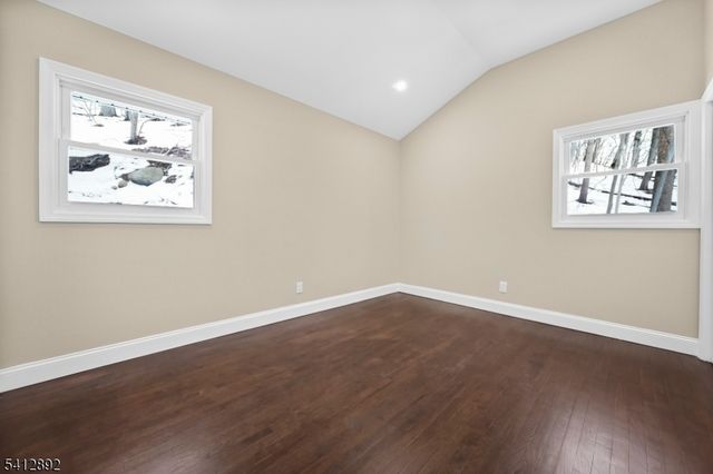 550 Ramapo Valley Rd, Oakland Boro, NJ 07436