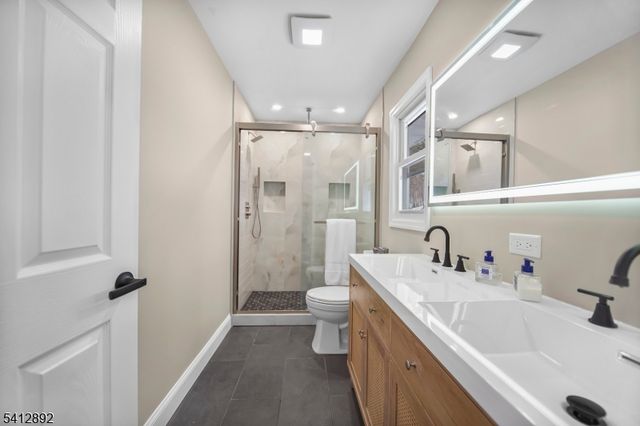 550 Ramapo Valley Rd, Oakland Boro, NJ 07436