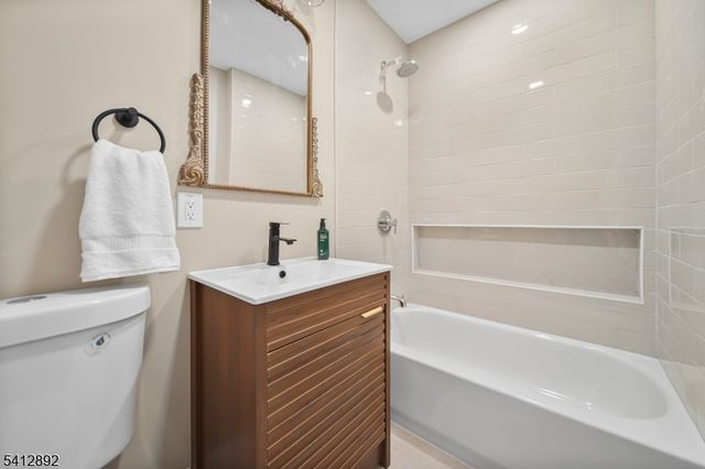 550 Ramapo Valley Rd, Oakland Boro, NJ 07436