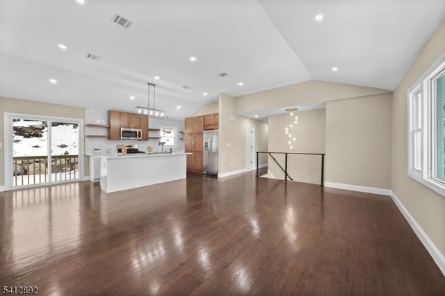 550 Ramapo Valley Rd, Oakland Boro, NJ 07436