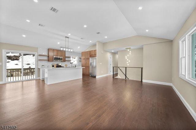 550 Ramapo Valley Rd, Oakland Boro, NJ 07436