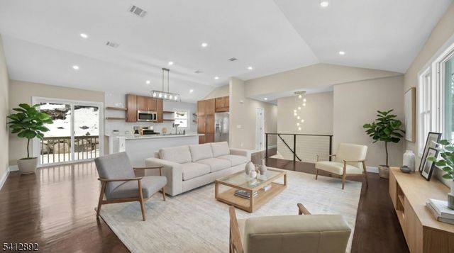 550 Ramapo Valley Rd, Oakland Boro, NJ 07436