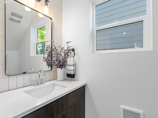 3246 Se 115th Ave, Portland, OR 97266