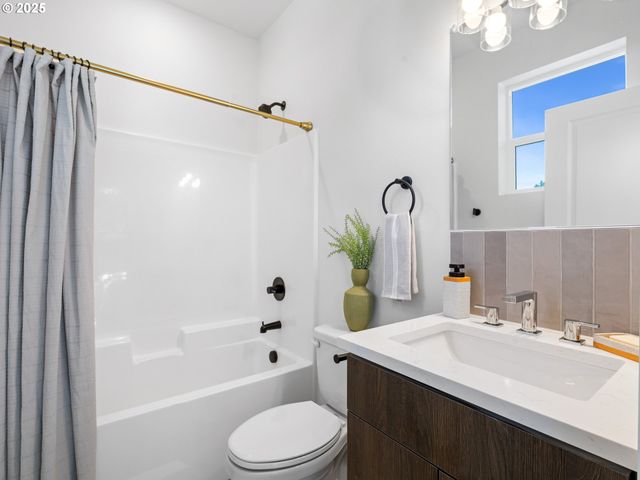 3246 Se 115th Ave, Portland, OR 97266