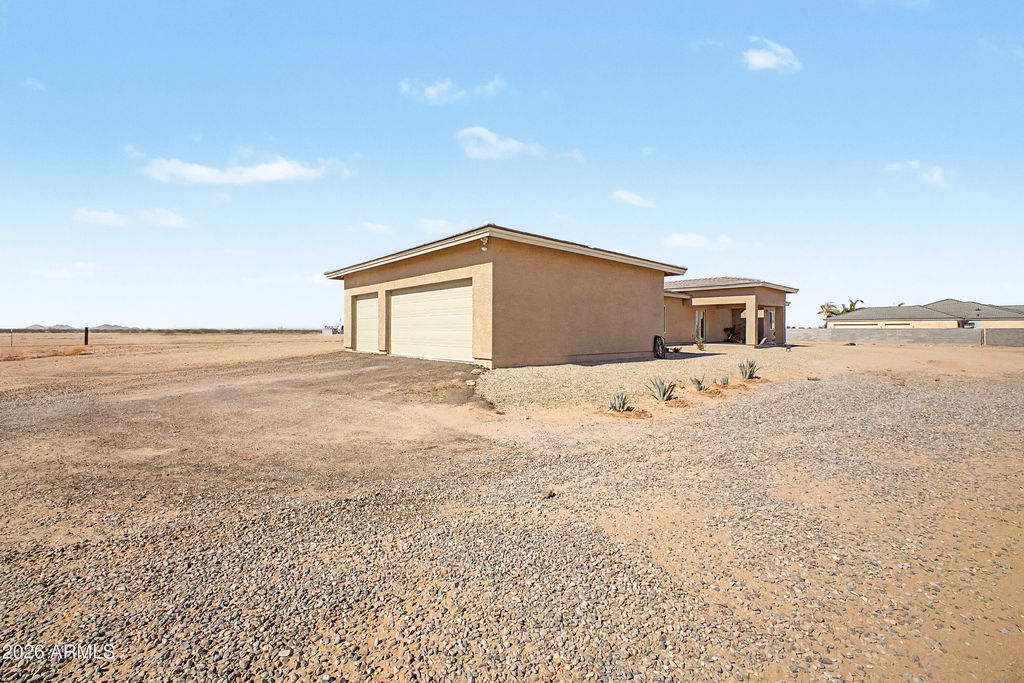 849 N SHANNON Place, Casa Grande, AZ 85193 — photo 2