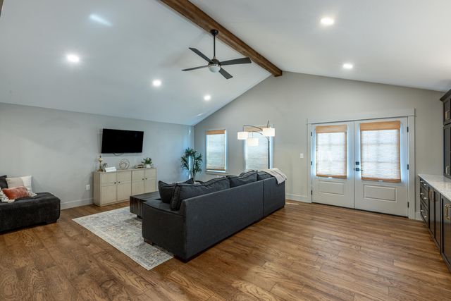 1402 N Dorothy Avenue, Claremore, OK 74017