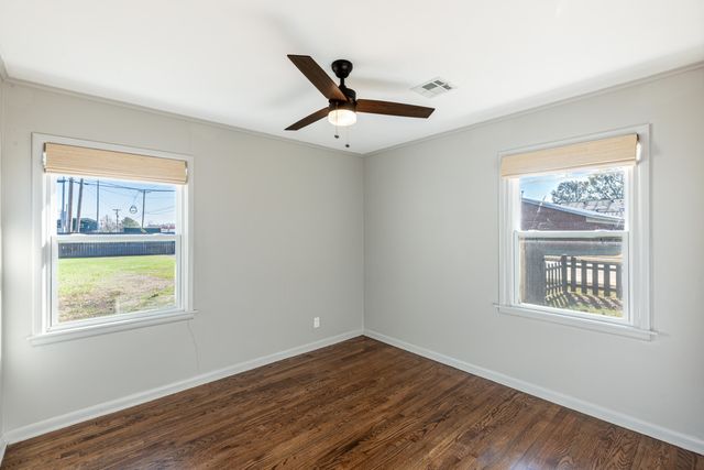 1402 N Dorothy Avenue, Claremore, OK 74017