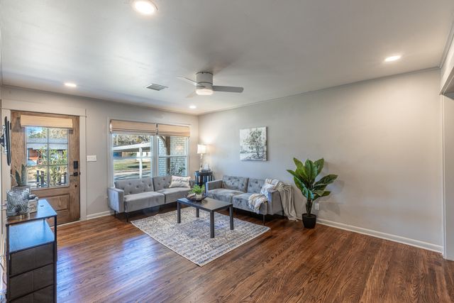 1402 N Dorothy Avenue, Claremore, OK 74017