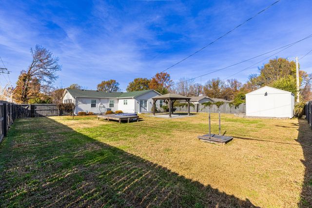 1402 N Dorothy Avenue, Claremore, OK 74017