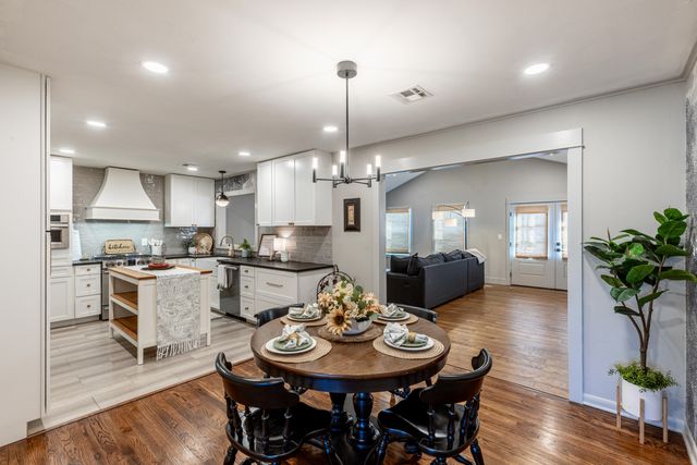 1402 N Dorothy Avenue, Claremore, OK 74017