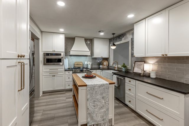 1402 N Dorothy Avenue, Claremore, OK 74017