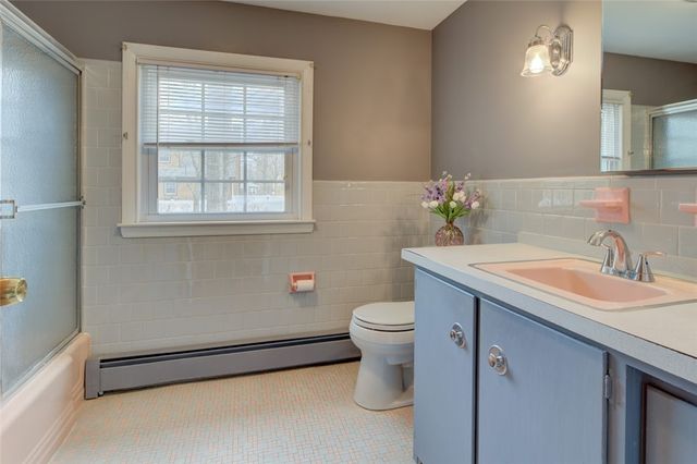 86 Lawndale Drive, Warwick, RI 02818