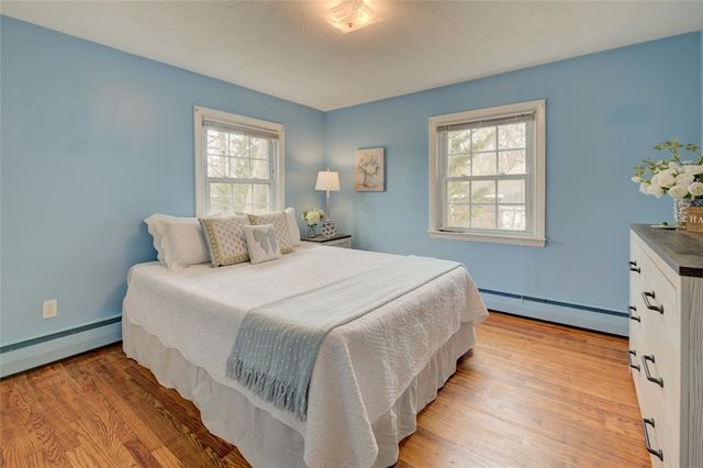 86 Lawndale Drive, Warwick, RI 02818