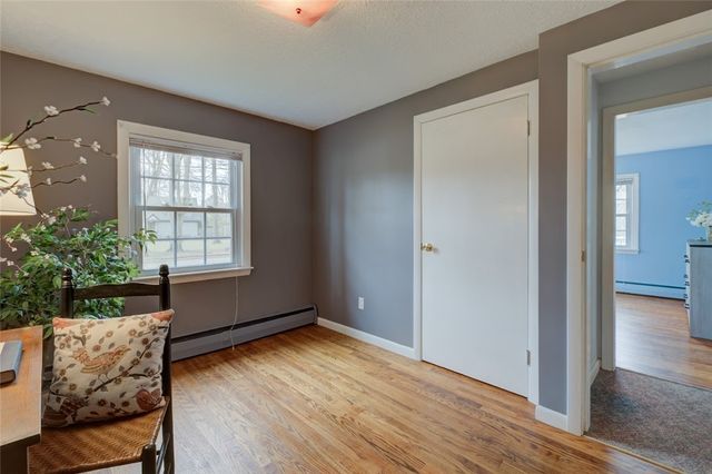 86 Lawndale Drive, Warwick, RI 02818