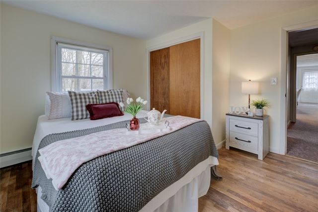 86 Lawndale Drive, Warwick, RI 02818