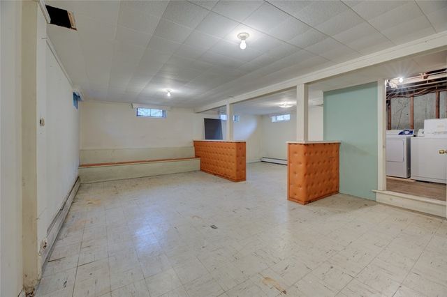 86 Lawndale Drive, Warwick, RI 02818