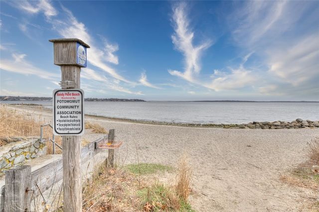 86 Lawndale Drive, Warwick, RI 02818