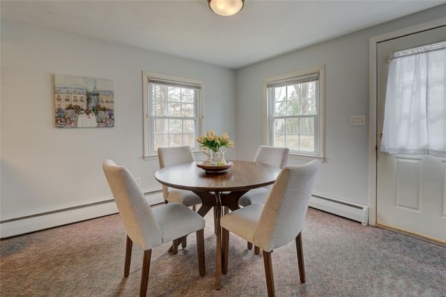 86 Lawndale Drive, Warwick, RI 02818