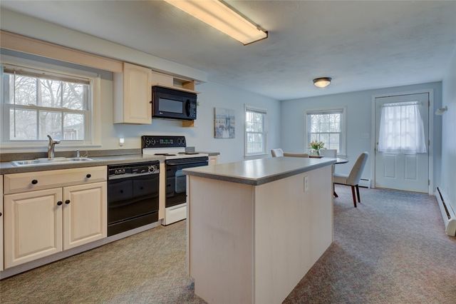 86 Lawndale Drive, Warwick, RI 02818