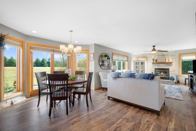 3219 Old Hickory PLACE, West Bend, WI 53095