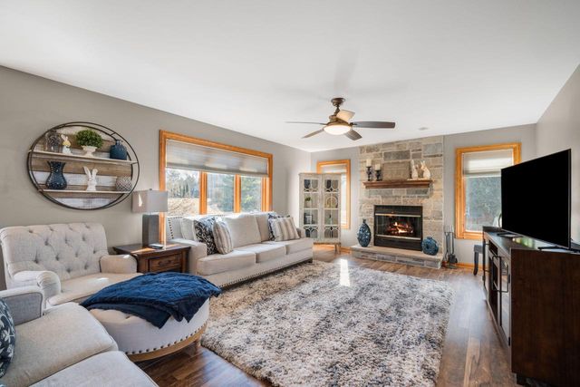 3219 Old Hickory PLACE, West Bend, WI 53095