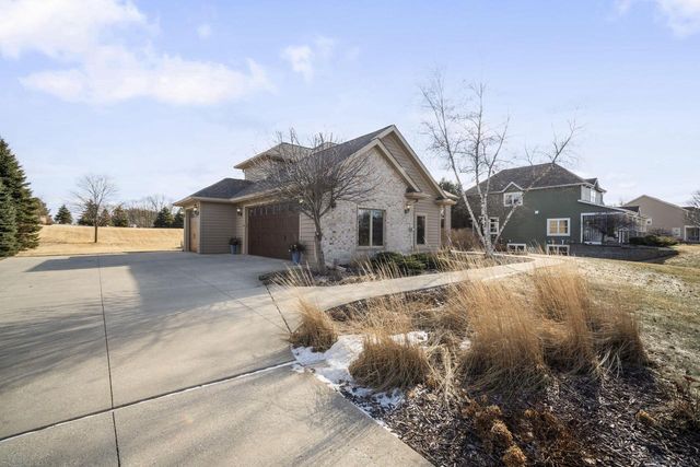 3219 Old Hickory PLACE, West Bend, WI 53095