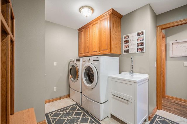 3219 Old Hickory PLACE, West Bend, WI 53095