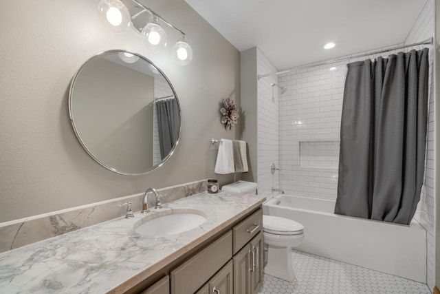 3219 Old Hickory PLACE, West Bend, WI 53095