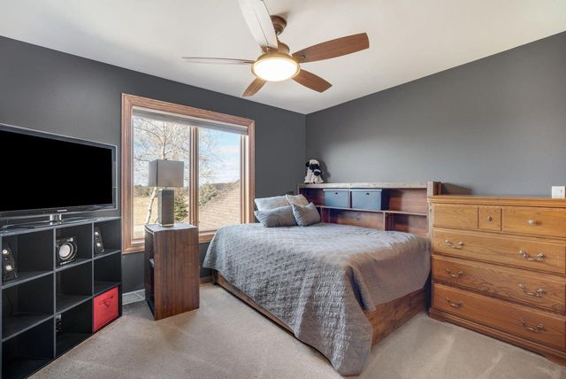 3219 Old Hickory PLACE, West Bend, WI 53095