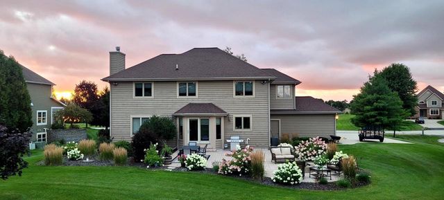 3219 Old Hickory PLACE, West Bend, WI 53095