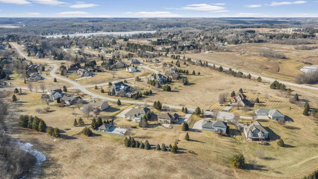 3219 Old Hickory PLACE, West Bend, WI 53095