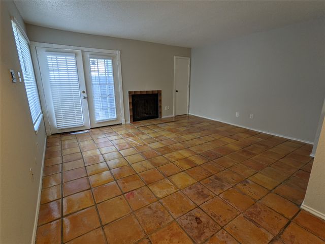 3101 Sondra Drive 101, Fort Worth, TX 76107