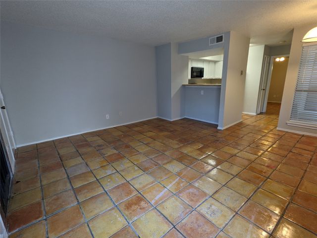 3101 Sondra Drive 101, Fort Worth, TX 76107