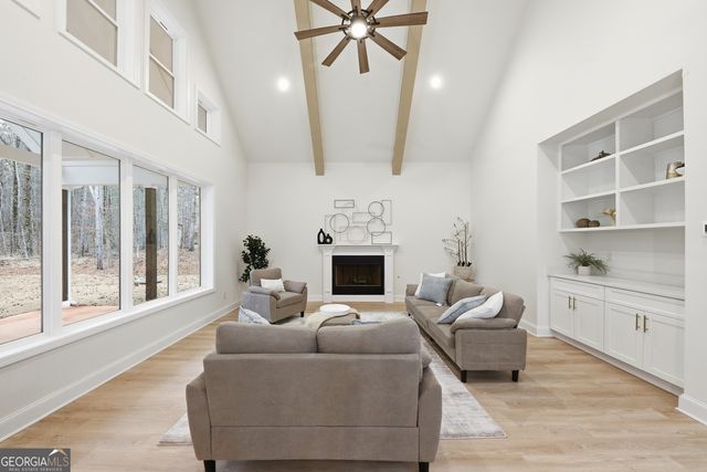 370 Harbour Shores Drive, Jackson, GA 30233