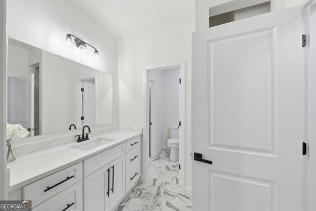 370 Harbour Shores Drive, Jackson, GA 30233