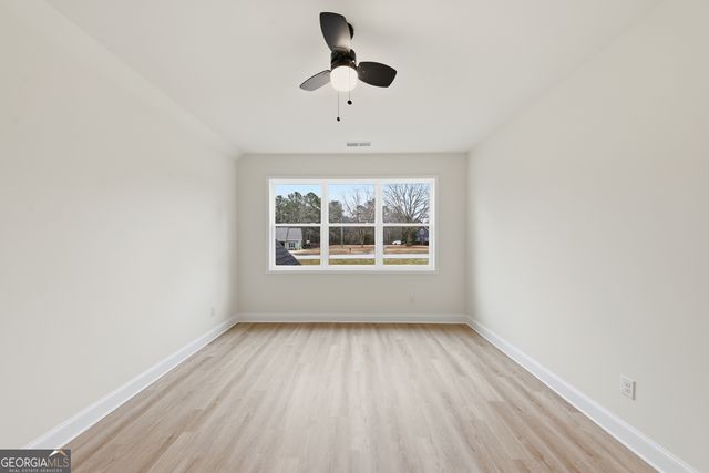 370 Harbour Shores Drive, Jackson, GA 30233