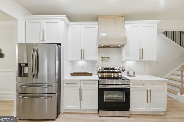 370 Harbour Shores Drive, Jackson, GA 30233