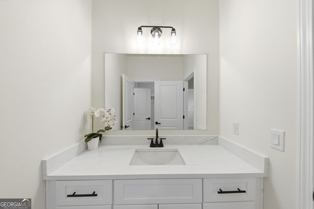370 Harbour Shores Drive, Jackson, GA 30233