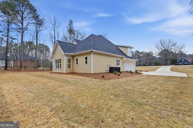 370 Harbour Shores Drive, Jackson, GA 30233